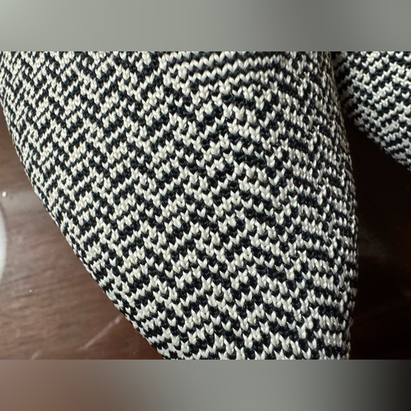 Rothy's Classic Black and Tan Woven Pointed Patterned Flats - Great Condition! - Picture 10 of 11